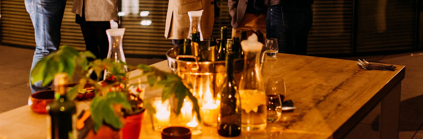 Members talking over dinner at a networking event